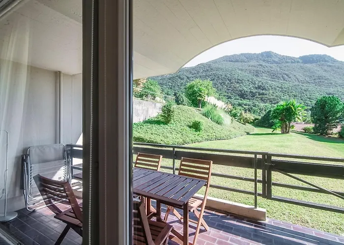 Cadro Garden By Quokka 360 - Flat With Garden View アパート ルガーノ