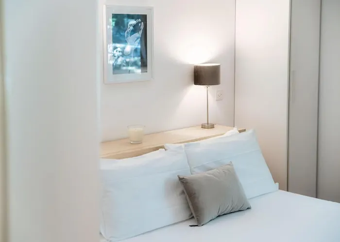 Cadro Garden By Quokka 360 - Flat With Garden View アパート ルガーノ