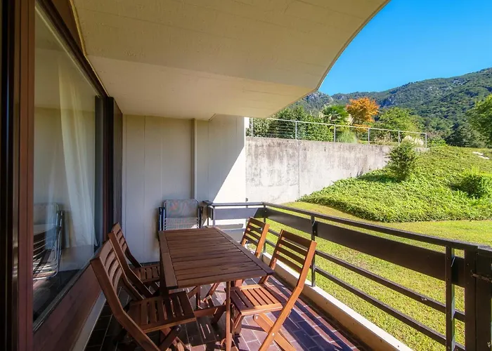 アパート Cadro Garden By Quokka 360 - Flat With Garden View