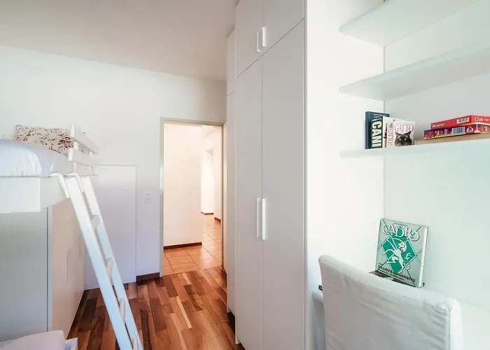 アパート Cadro Garden By Quokka 360 - Flat With Garden View ルガーノ