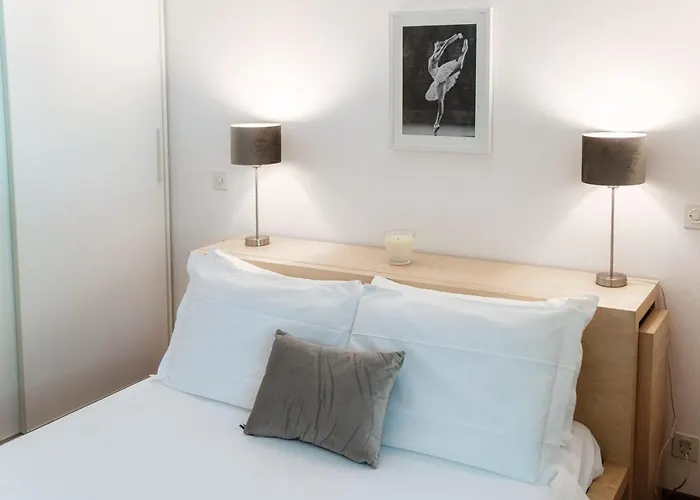 Cadro Garden By Quokka 360 - Flat With Garden View ルガーノ