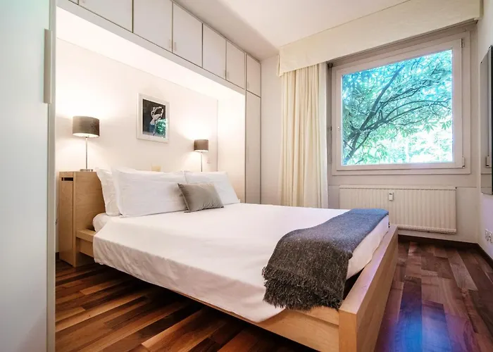 アパート Cadro Garden By Quokka 360 - Flat With Garden View ルガーノ