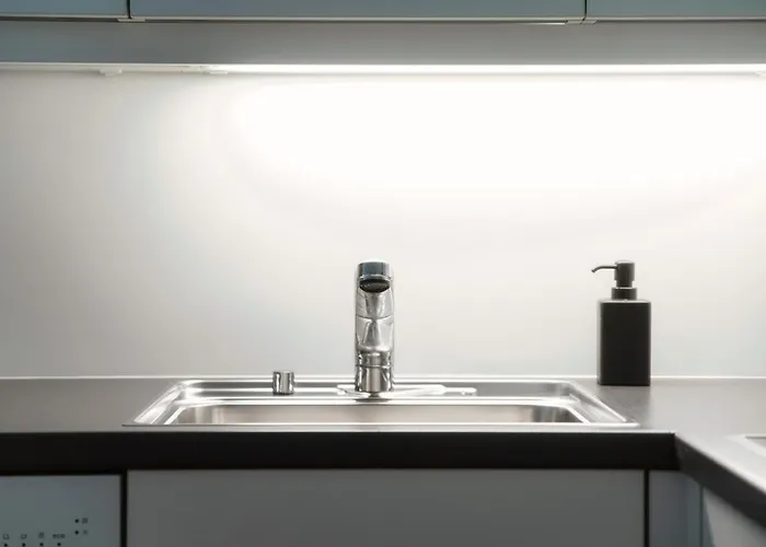 アパート Cadro Garden By Quokka 360 - Flat With Garden View *